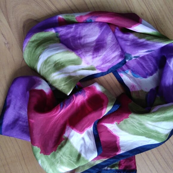 100% Silk ADRIENNE LANDAU Scarf - Picture 2 of 9